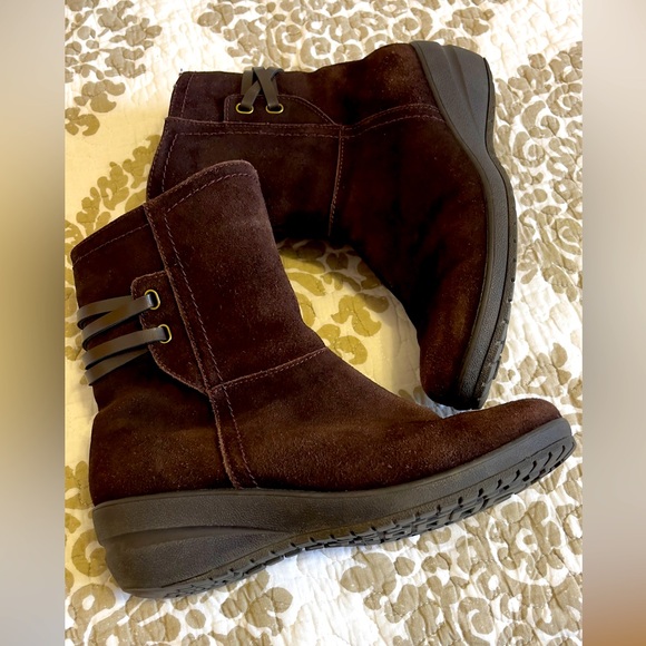 College , Dark Brown Suede Ankle Boots. - Picture 2 of 6